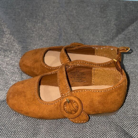 Baby girl size 6 old navy tan flats - Picture 1 of 5